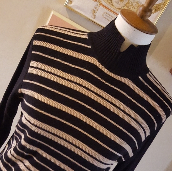 Simon Chang  Black and Gold Striped‎ Long Sleeve Turtleneck - Picture 3 of 6